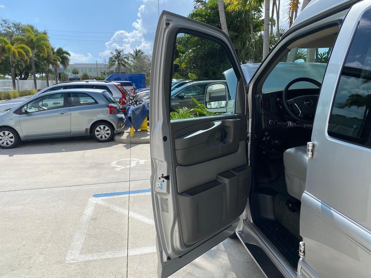 2013 GMC SAVANA HI TOP CONVERSION HANDICAP LIFT LOW MILES 24,857 Pompano Beach FL