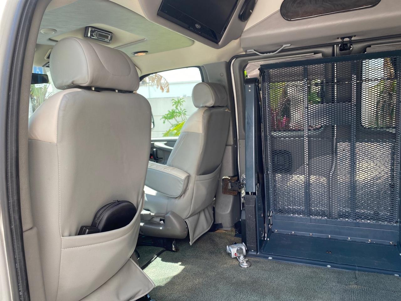 2013 GMC SAVANA HI TOP CONVERSION HANDICAP LIFT LOW MILES 24,857 Pompano Beach FL