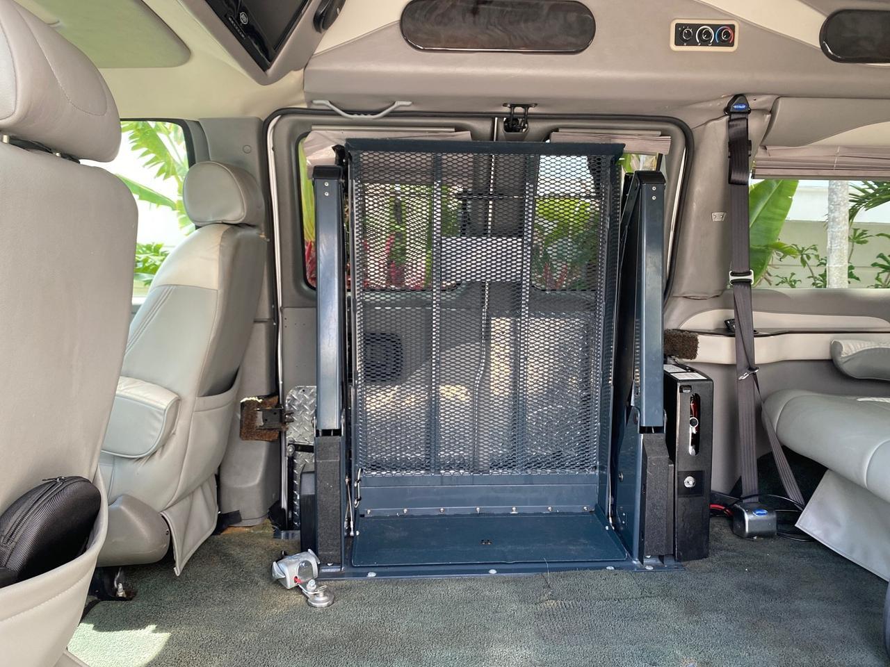 2013 GMC SAVANA HI TOP CONVERSION HANDICAP LIFT LOW MILES 24,857 Pompano Beach FL