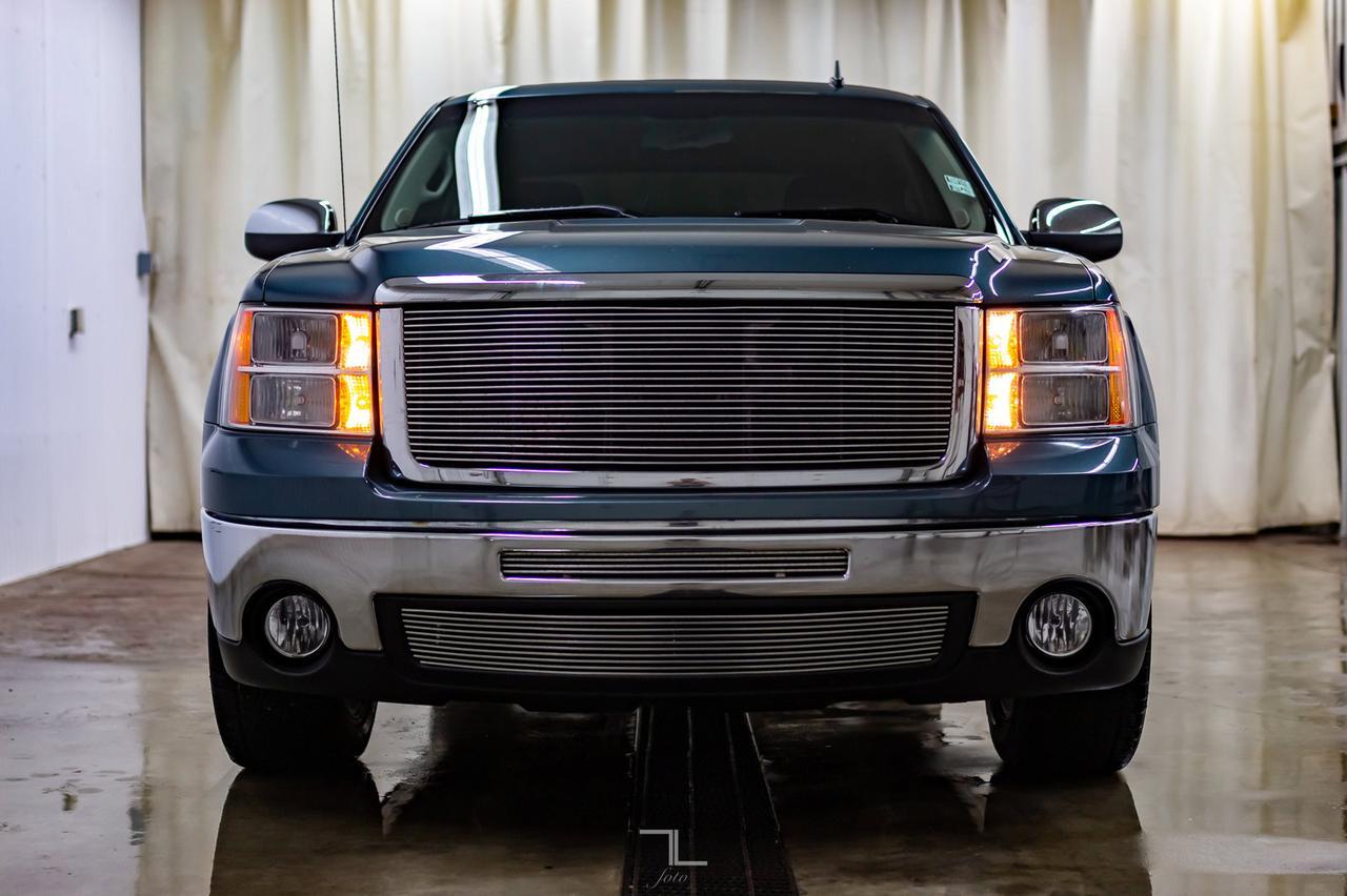 2013 GMC Sierra 1500 4x4 Crew Cab SLE Red Deer AB