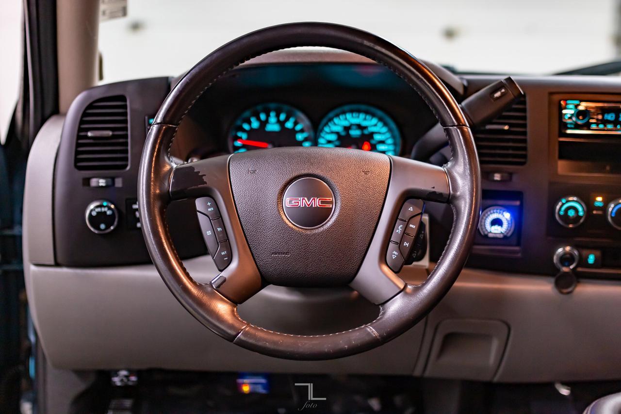 2013 GMC Sierra 1500 4x4 Crew Cab SLE Red Deer AB