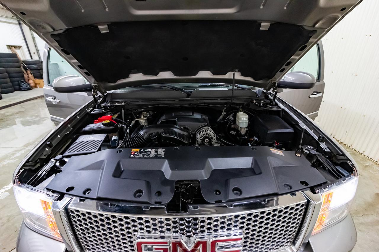 2013 GMC Sierra 1500 AWD Crew Cab Denali Leather Roof Nav BCam Red Deer AB