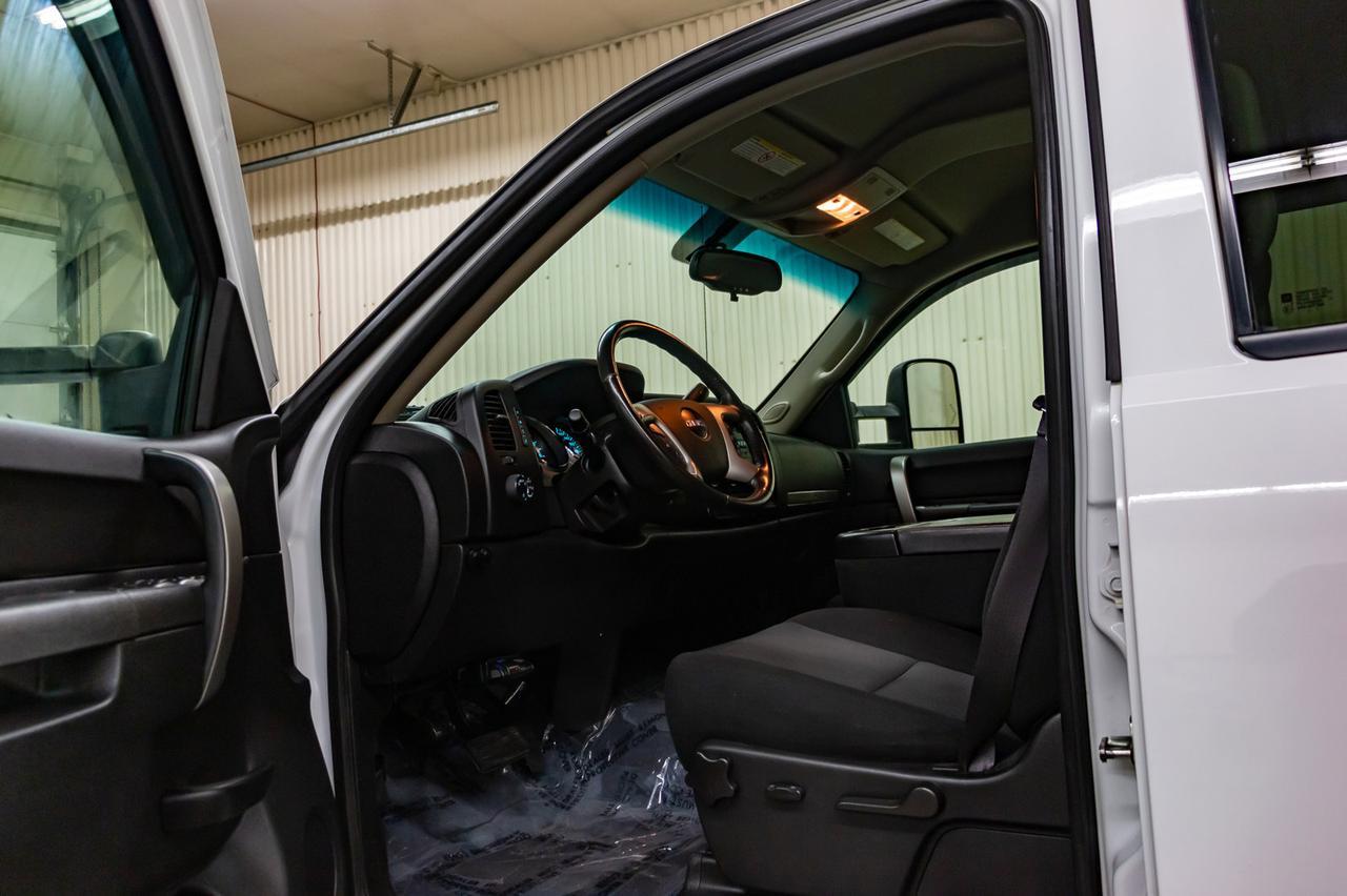 2013 GMC Sierra 2500HD 4x4 Crew Cab SLE Red Deer AB
