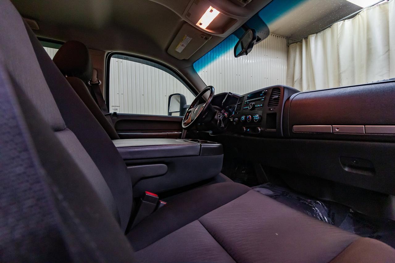 2013 GMC Sierra 2500HD 4x4 Crew Cab SLE Red Deer AB