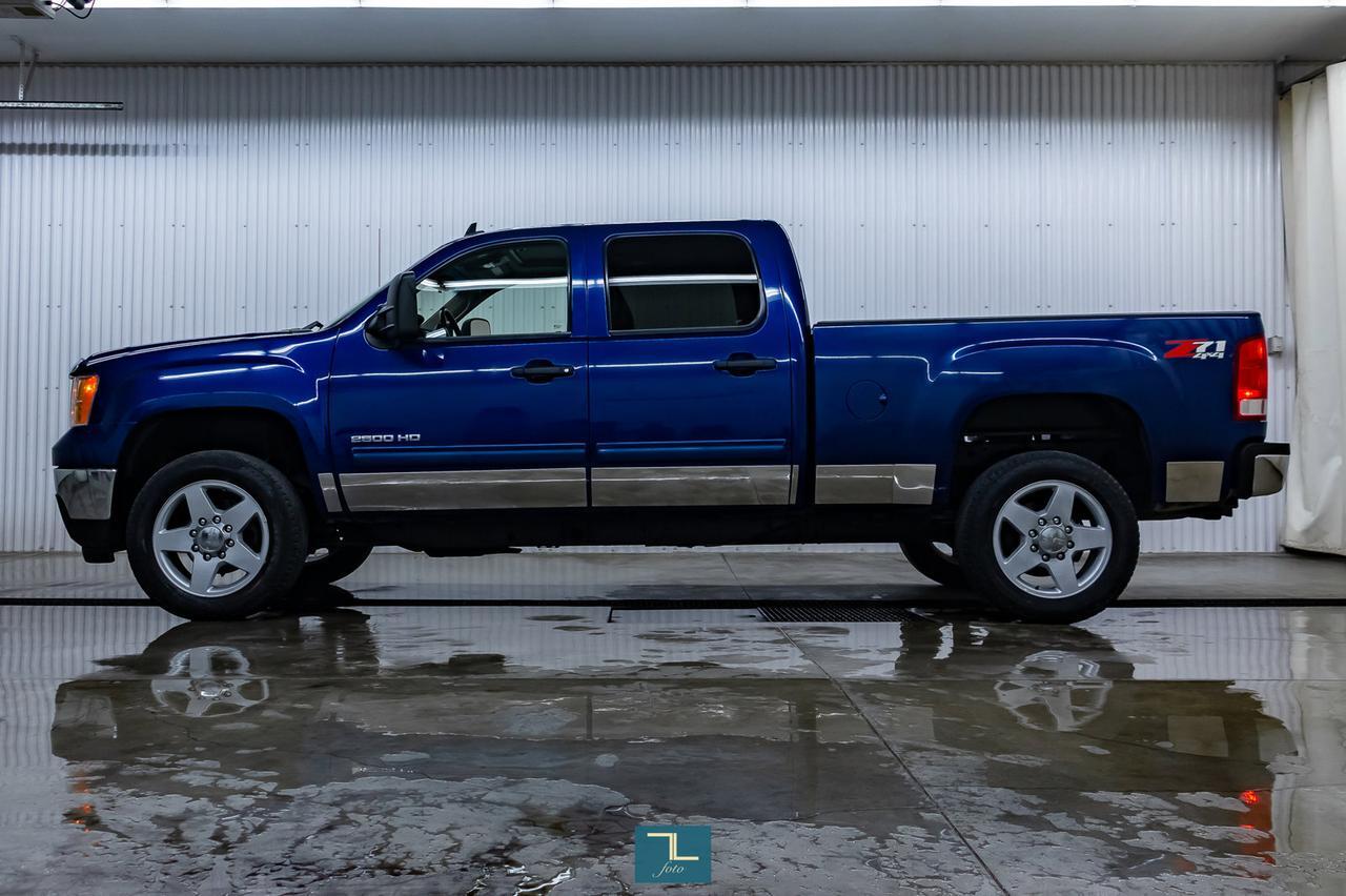 2013 GMC Sierra 2500HD 4x4 Crew Cab SLE Z71 Leather Roof Red Deer AB