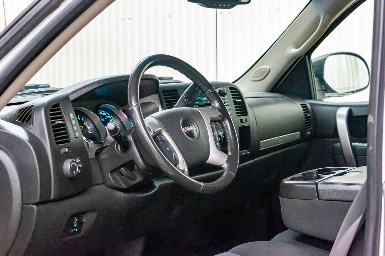 2013 GMC Sierra 2500HD 4x4 Ext Cab SLE LWB Red Deer AB