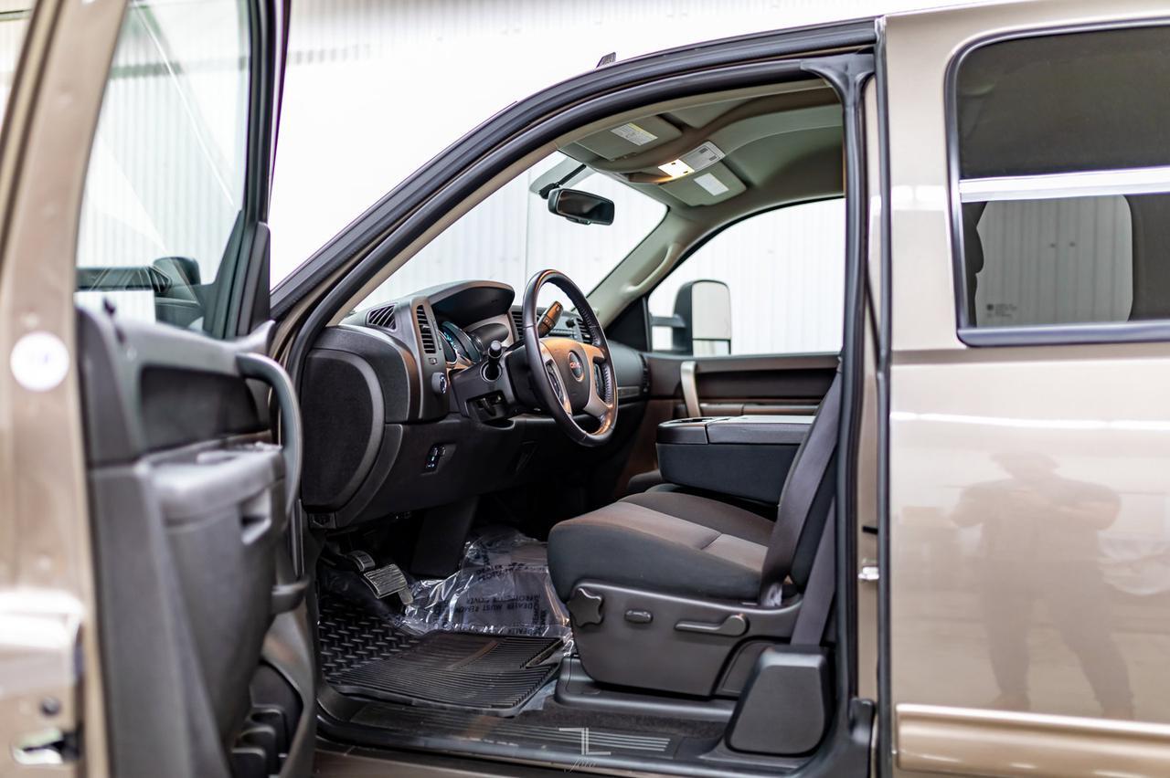 2013 GMC Sierra 2500HD 4x4 Ext Cab SLE Red Deer AB