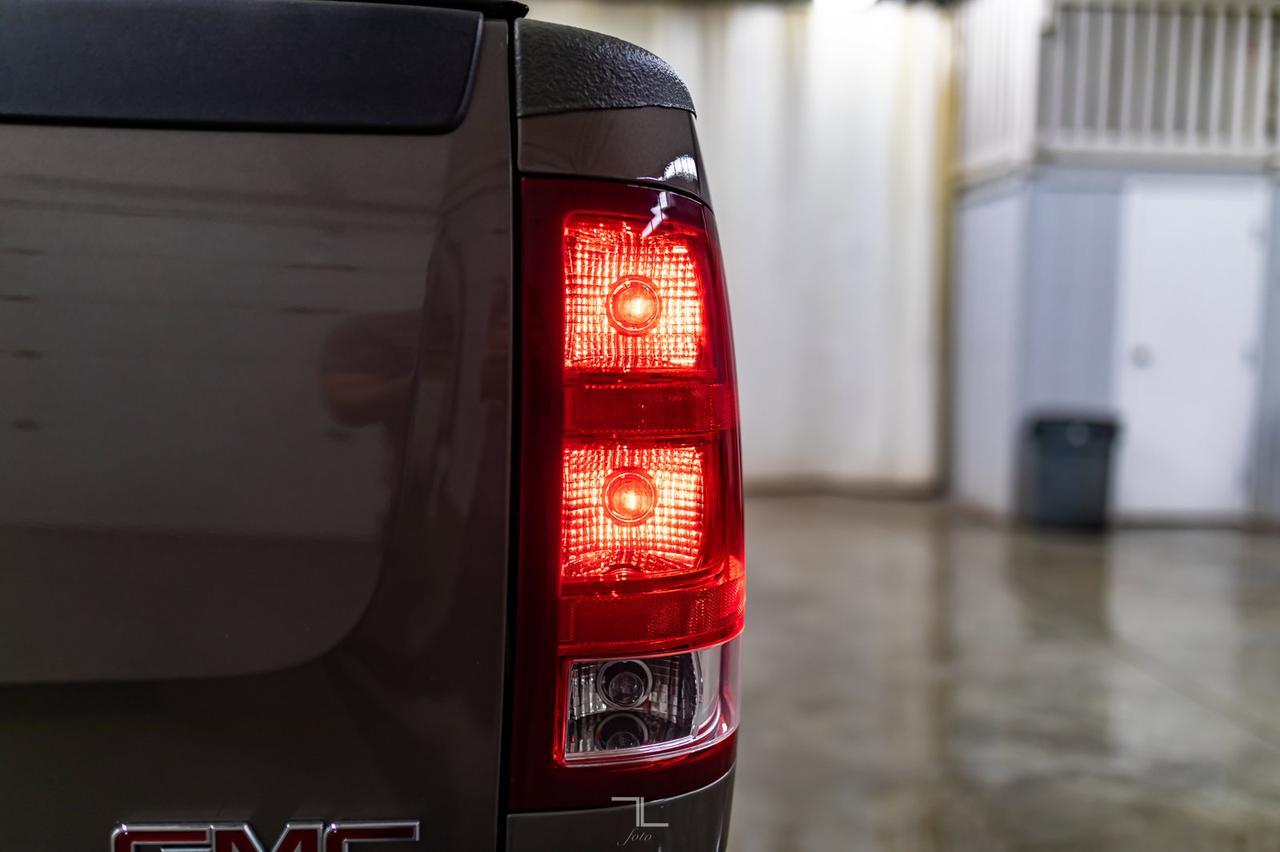 2013 GMC Sierra 2500HD 4x4 Ext Cab SLE Red Deer AB