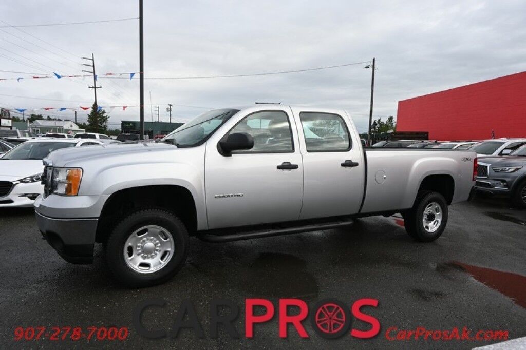2013 GMC Sierra 2500HD Work Truck - 4X4 - Crew Cab - 6.0L V8 - Power Windows, Mirrors & Locks - Trailer Braking Control - Cruise Control - Engine Block Heater - Air Conditioning - Low Miles - Bedliner - 1 Owner