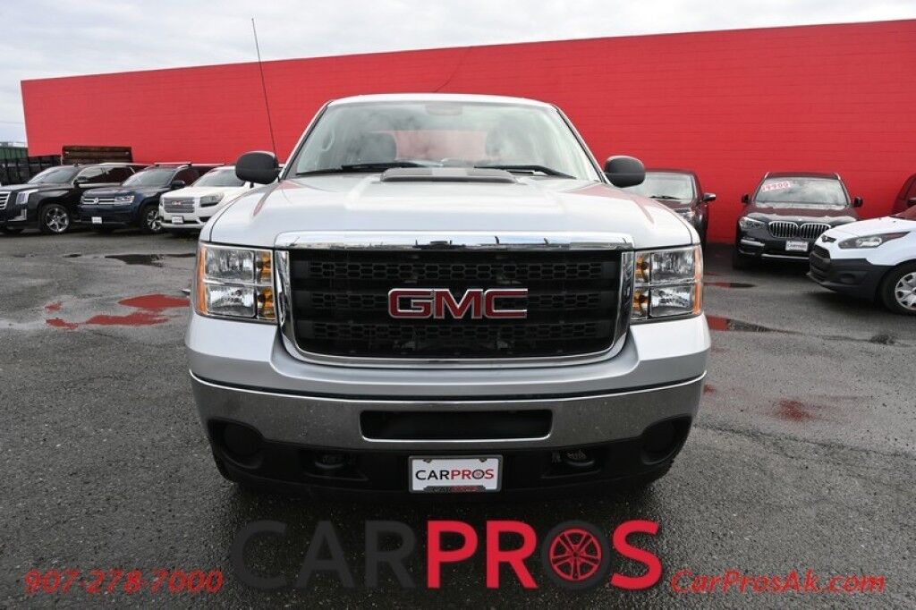 2013 GMC Sierra 2500HD Work Truck - 4X4 - Crew Cab - 6.0L V8 - Power Windows, Mirrors & Locks - Trailer Braking Control - Cruise Control - Engine Block Heater - Air Conditioning - Low Miles - Bedliner - 1 Owner