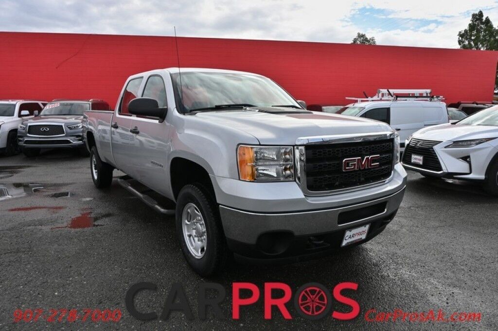 2013 GMC Sierra 2500HD Work Truck - 4X4 - Crew Cab - 6.0L V8 - Power Windows, Mirrors & Locks - Trailer Braking Control - Cruise Control - Engine Block Heater - Air Conditioning - Low Miles - Bedliner - 1 Owner