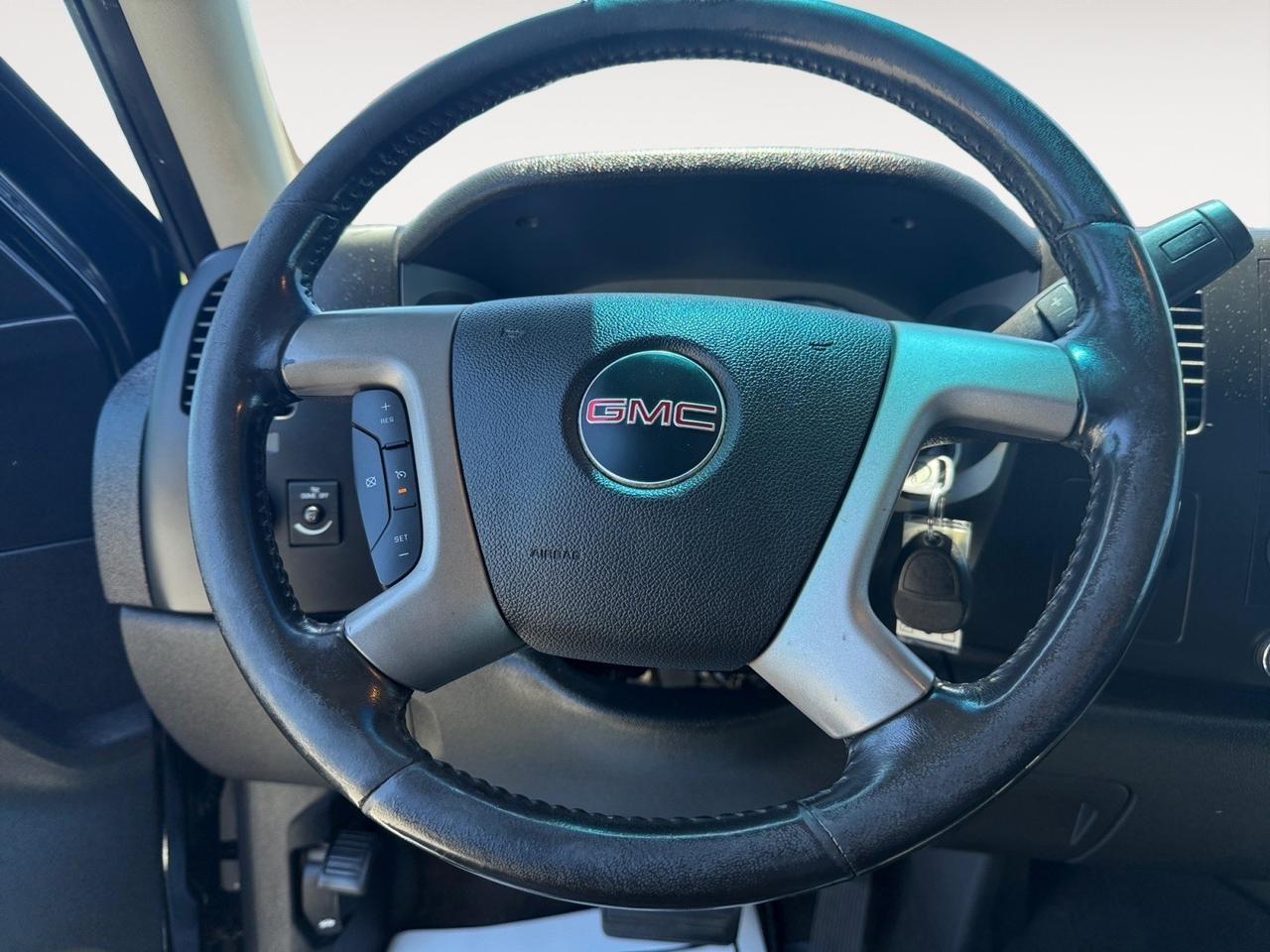 2013 GMC Sierra 3500HD SLE, TOW PACKAGE, TONNEAU COVER, POWER MIRRORS, USB, AUX, REMOTE KEYLESS ENTRY, RUNNING BOARDS, CLEAN CARFAX, LOW MILES, THIS BEAUTY IS READY TO HIT THE ROAD! Norfolk VA
