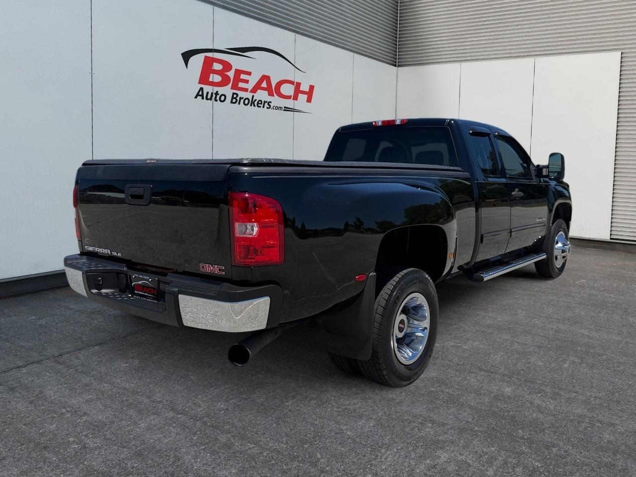 2013 GMC Sierra 3500HD SLE, TOW PACKAGE, TONNEAU COVER, POWER MIRRORS, USB, AUX, REMOTE KEYLESS ENTRY, RUNNING BOARDS, CLEAN CARFAX, LOW MILES, THIS BEAUTY IS READY TO HIT THE ROAD! Norfolk VA