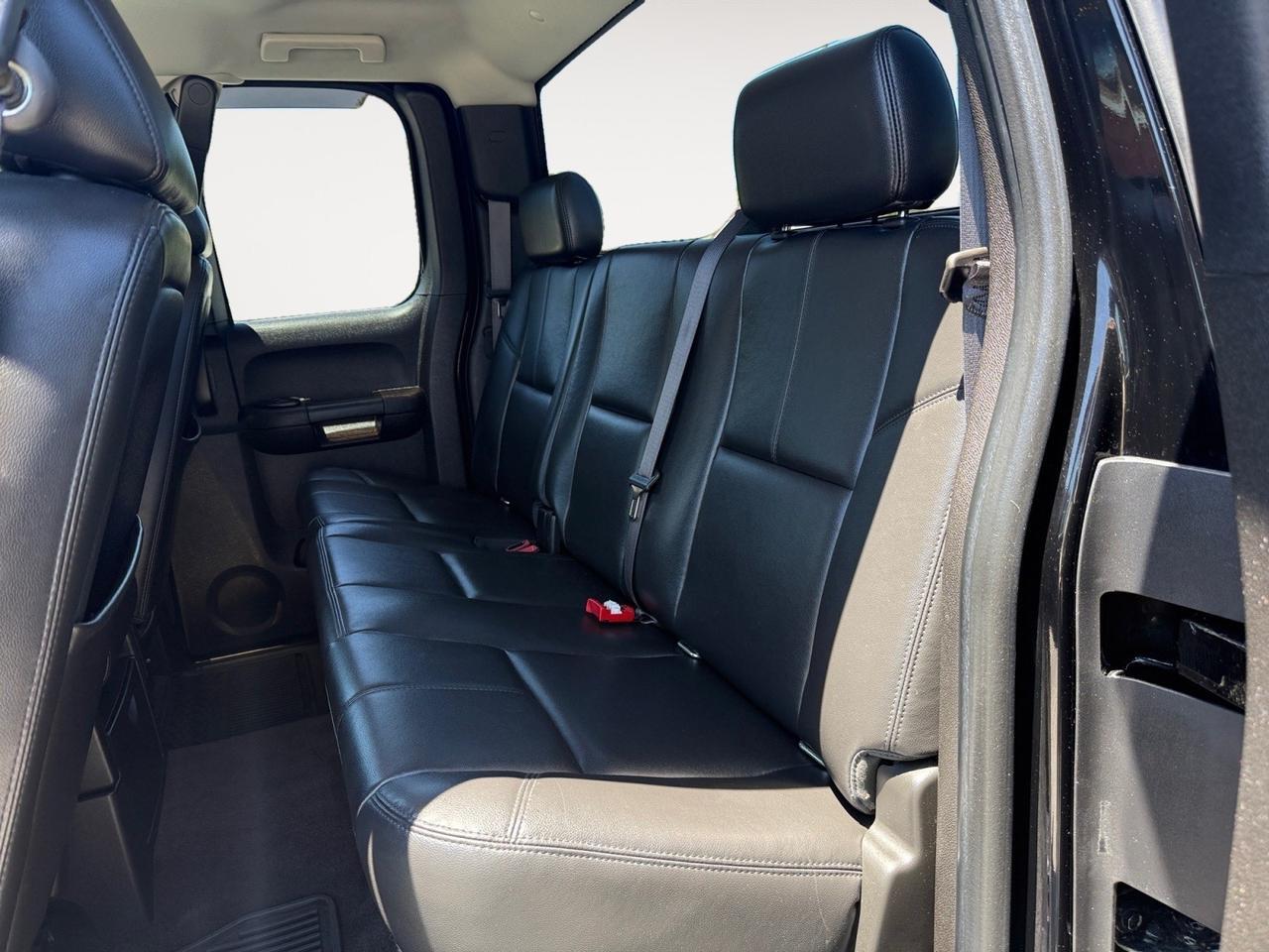 2013 GMC Sierra 3500HD SLE, TOW PACKAGE, TONNEAU COVER, POWER MIRRORS, USB, AUX, REMOTE KEYLESS ENTRY, RUNNING BOARDS, CLEAN CARFAX, LOW MILES, THIS BEAUTY IS READY TO HIT THE ROAD! Norfolk VA