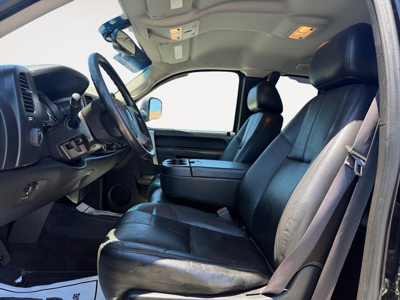 2013 GMC Sierra 3500HD SLE, TOW PACKAGE, TONNEAU COVER, POWER MIRRORS, USB, AUX, REMOTE KEYLESS ENTRY, RUNNING BOARDS, CLEAN CARFAX, LOW MILES, THIS BEAUTY IS READY TO HIT THE ROAD!