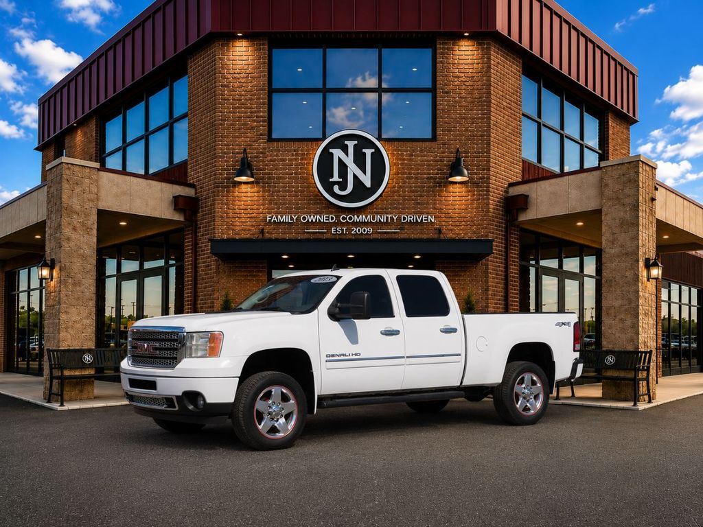 2013 GMC Sierra 4WD Crew Cab Standard Box's photo