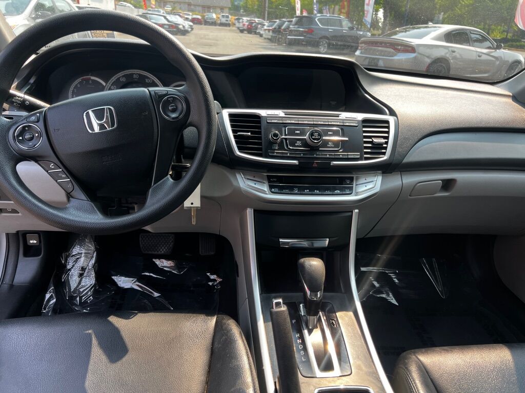 2013 HONDA ACCORD LX Des Moines WA