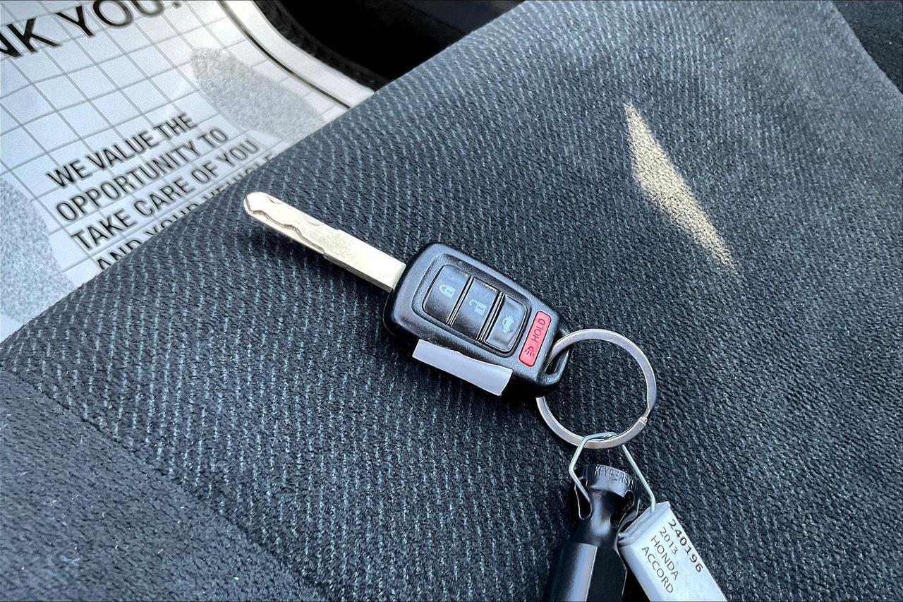 2013 HONDA ACCORD LX Houston TX