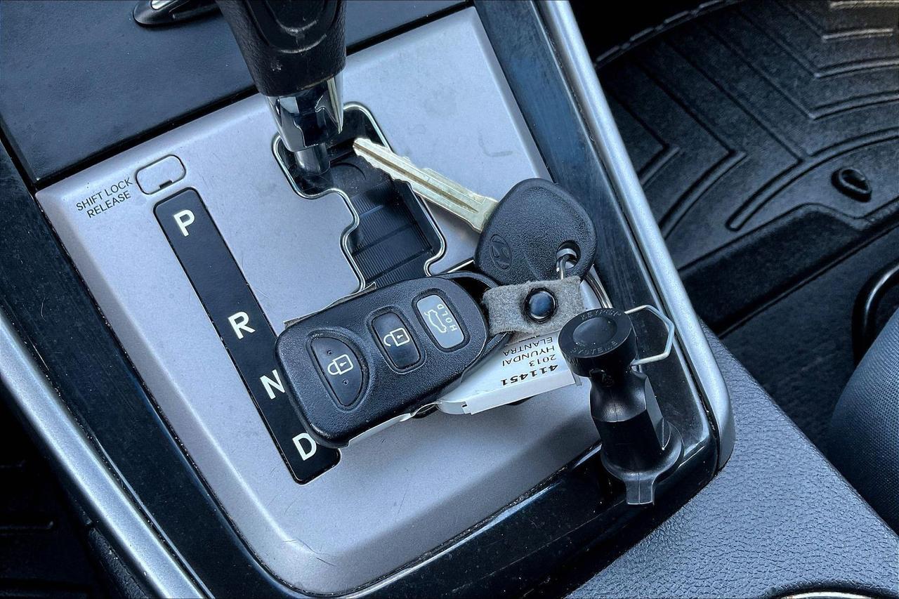 2013 HYUNDAI ELANTRA GLS Houston TX