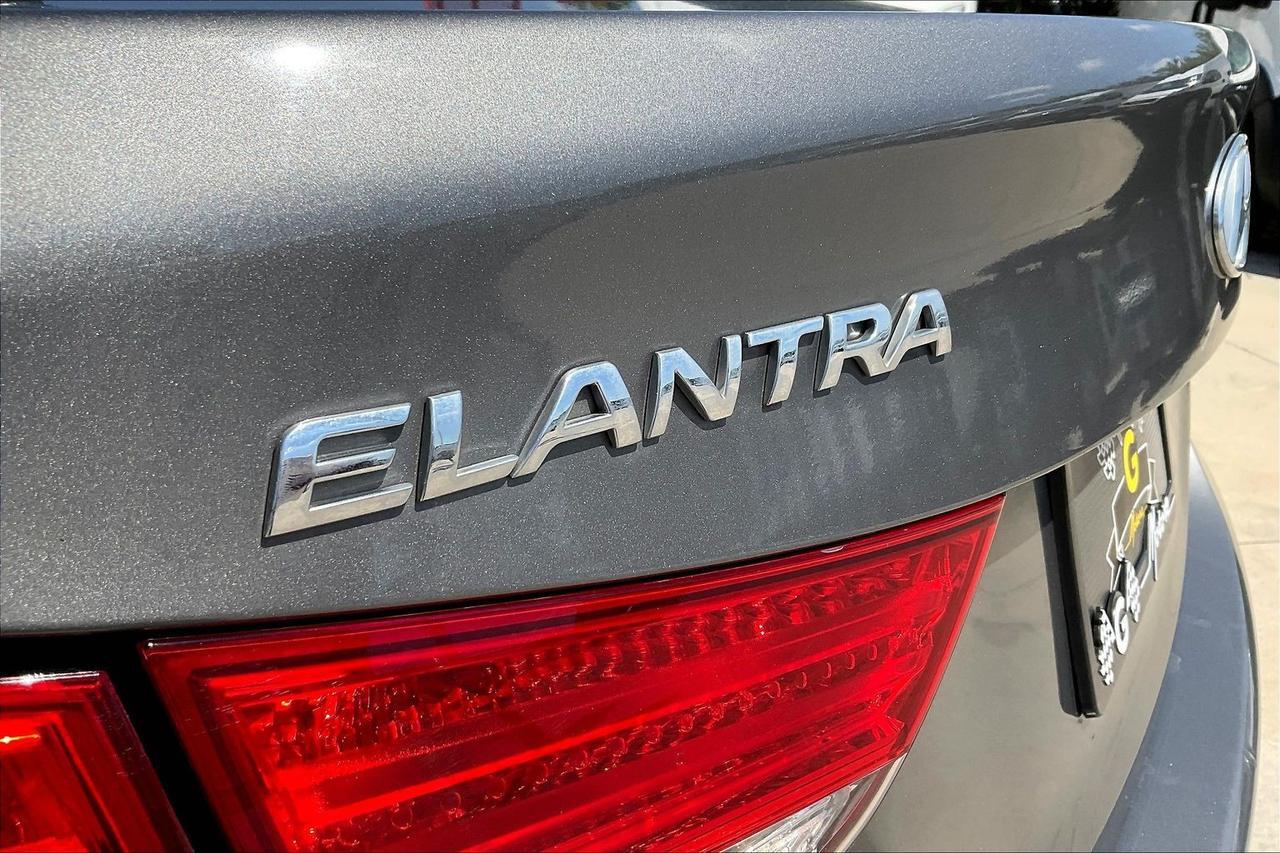 2013 HYUNDAI ELANTRA GLS Houston TX