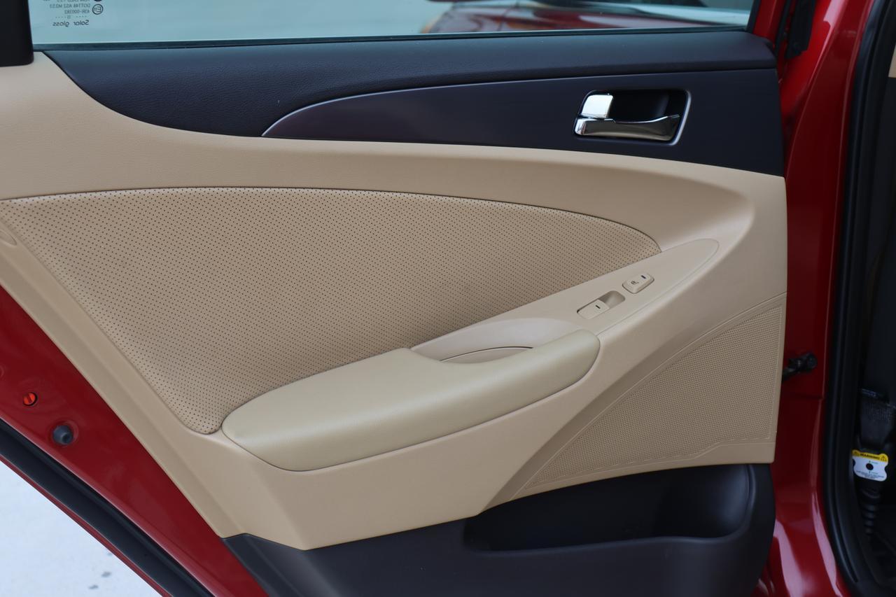 2013 HYUNDAI SONATA HYBRID Houston TX