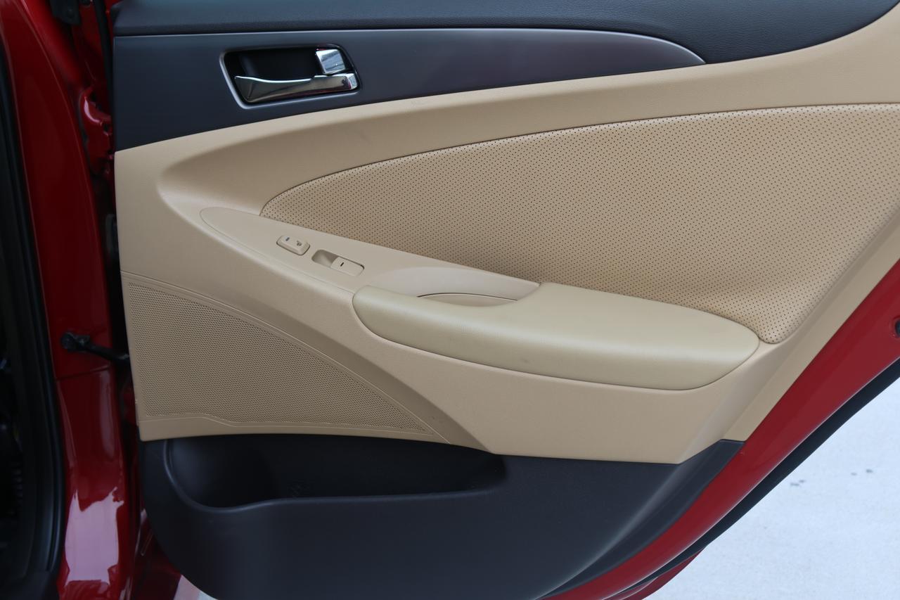 2013 HYUNDAI SONATA HYBRID Houston TX