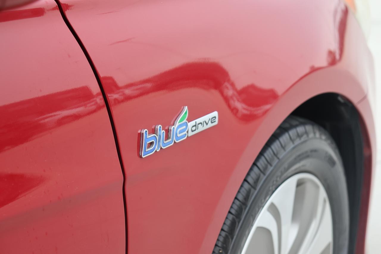 2013 HYUNDAI SONATA HYBRID Houston TX