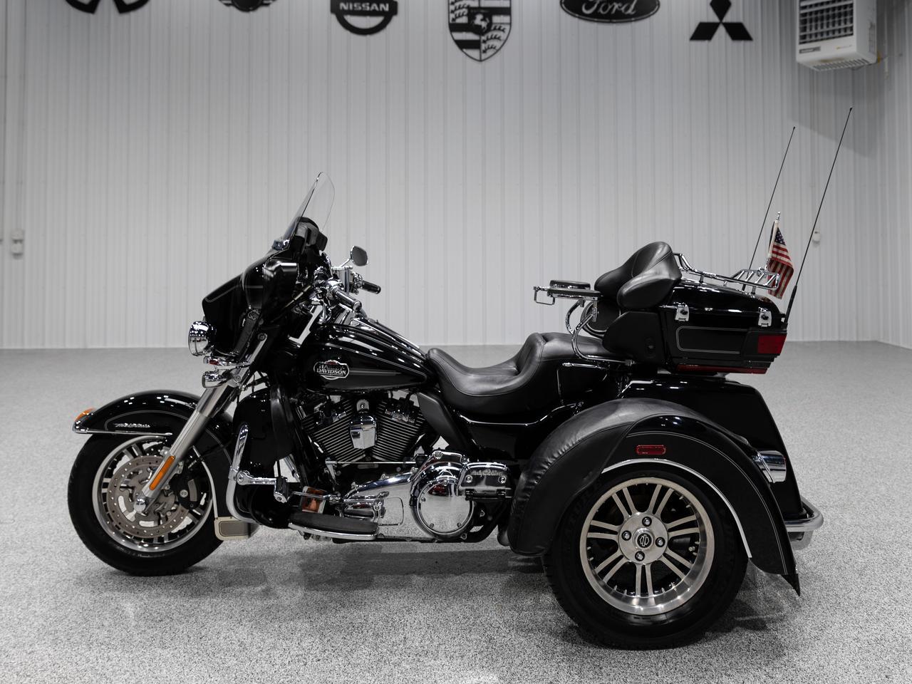 2013 Harley-Davidson TRI Glide (Flhtcutg) Ultra Classic Cranberry PA