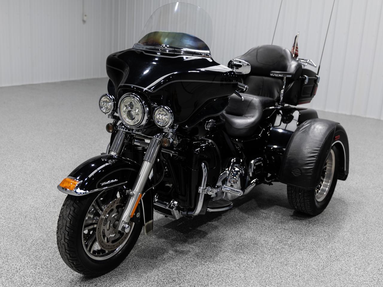 2013 Harley-Davidson TRI Glide (Flhtcutg) Ultra Classic Cranberry PA