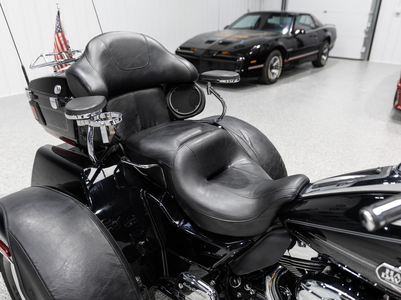 2013 Harley-Davidson TRI Glide (Flhtcutg) Ultra Classic Cranberry PA