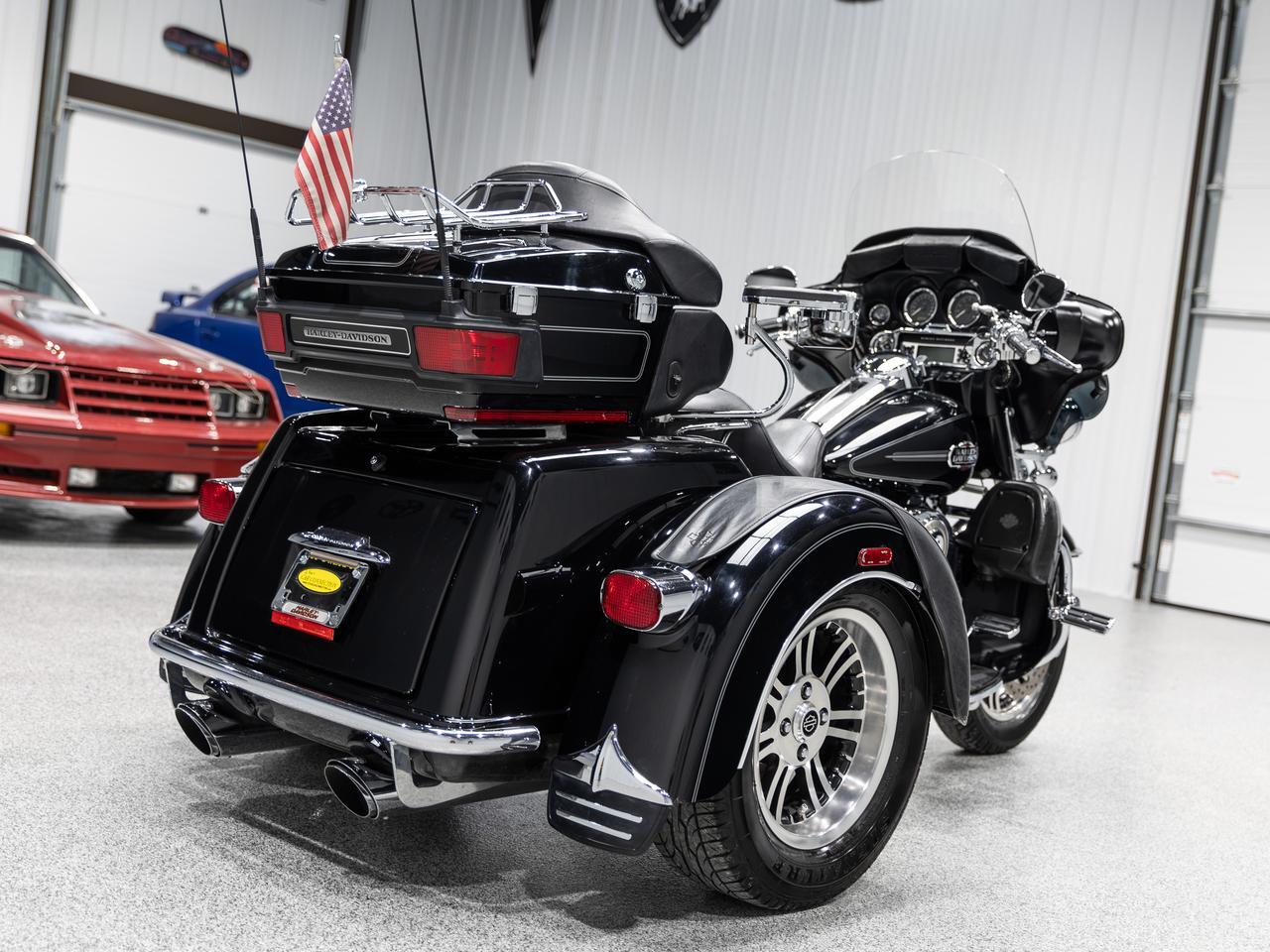 2013 Harley-Davidson TRI Glide (Flhtcutg) Ultra Classic Cranberry PA