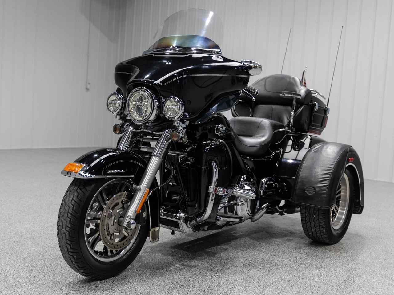 2013 Harley-Davidson TRI Glide (Flhtcutg) Ultra Classic Cranberry PA