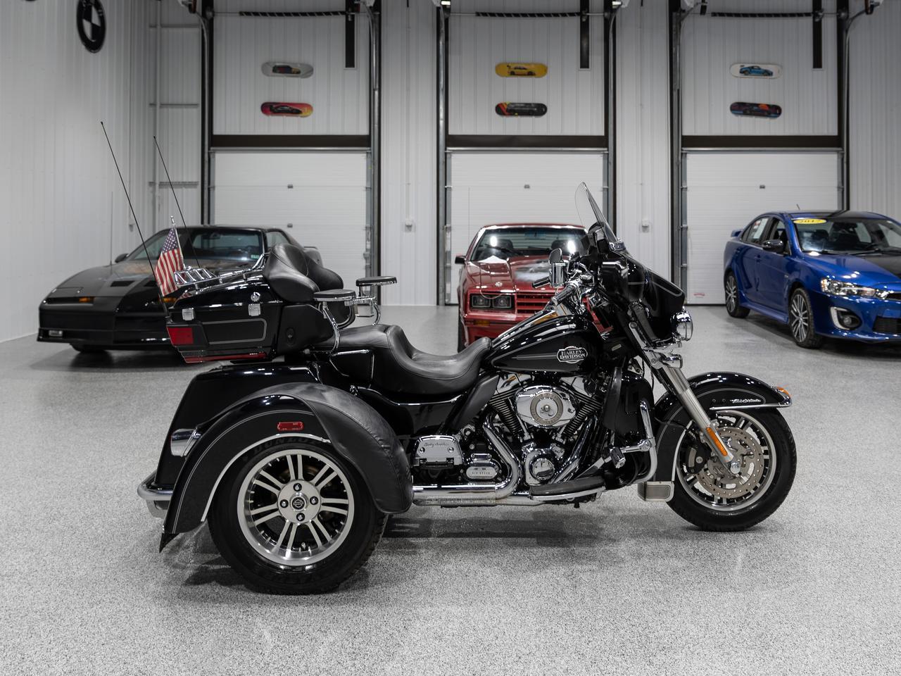 2013 Harley-Davidson TRI Glide (Flhtcutg) Ultra Classic Cranberry PA