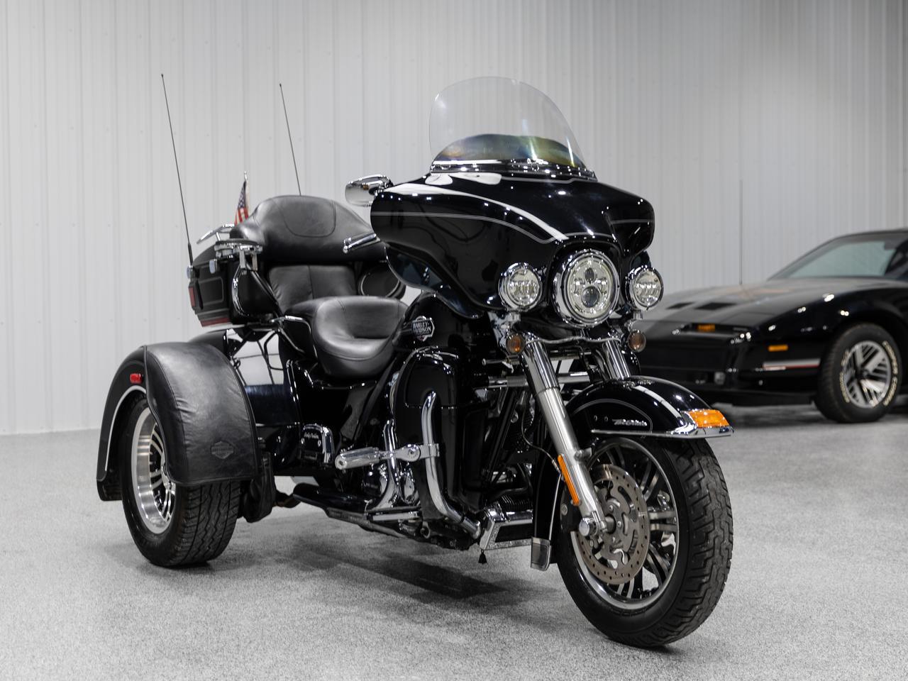 2013 Harley-Davidson TRI Glide (Flhtcutg) Ultra Classic Cranberry PA