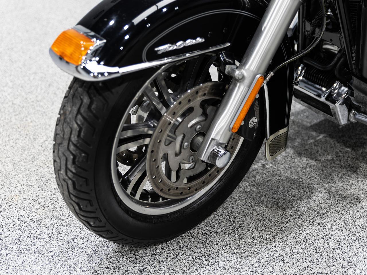 2013 Harley-Davidson TRI Glide (Flhtcutg) Ultra Classic Cranberry PA