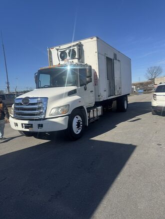 Hino 338 18' Shred It Box Truck 2013