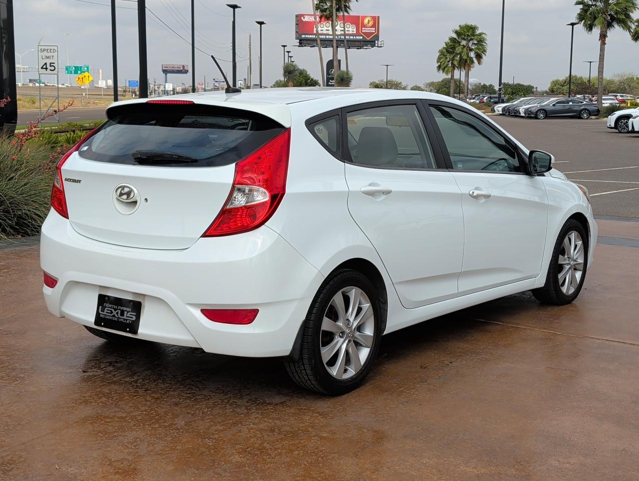 2013 Hyundai Accent SE