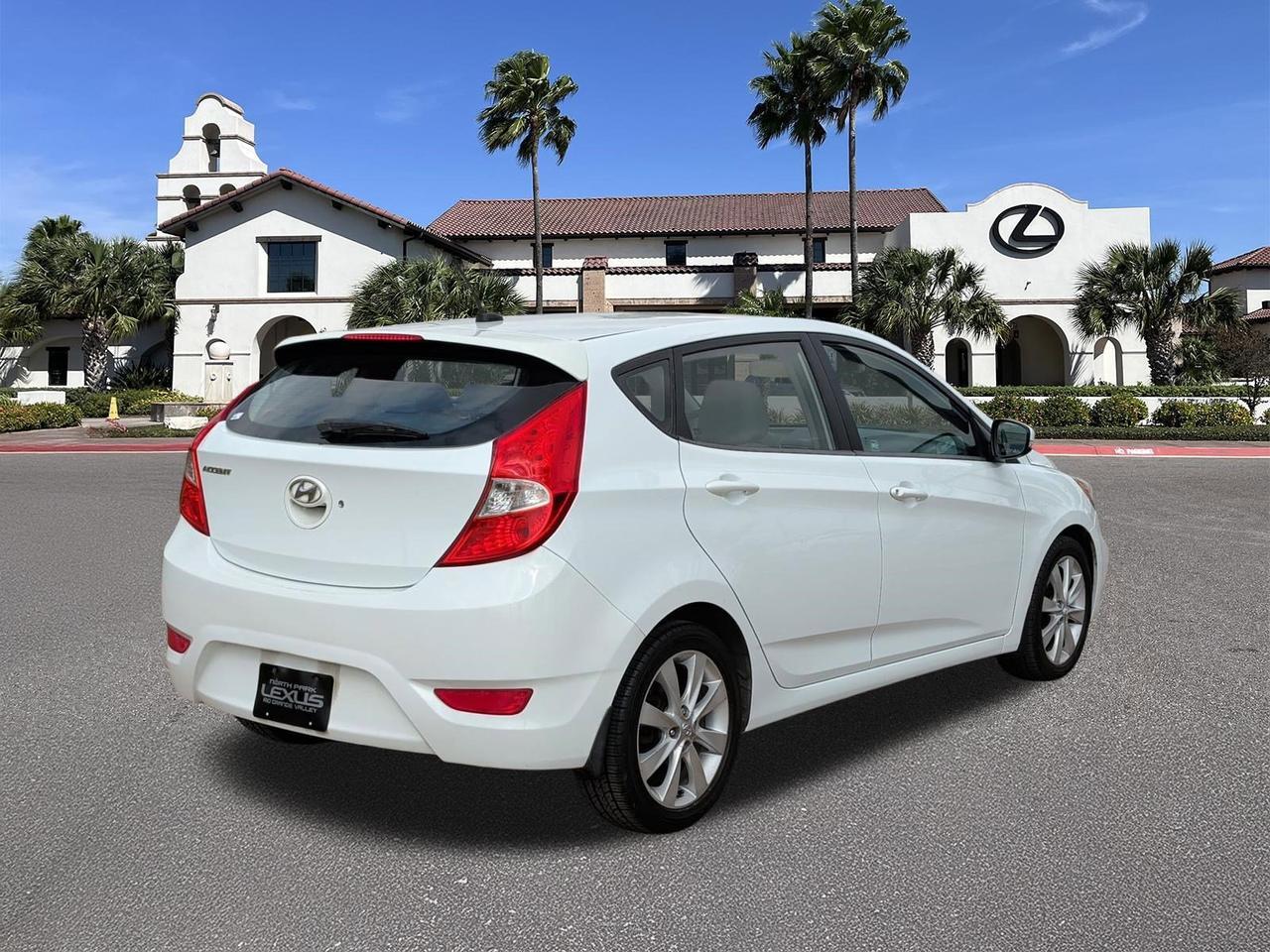 2013 Hyundai Accent SE
