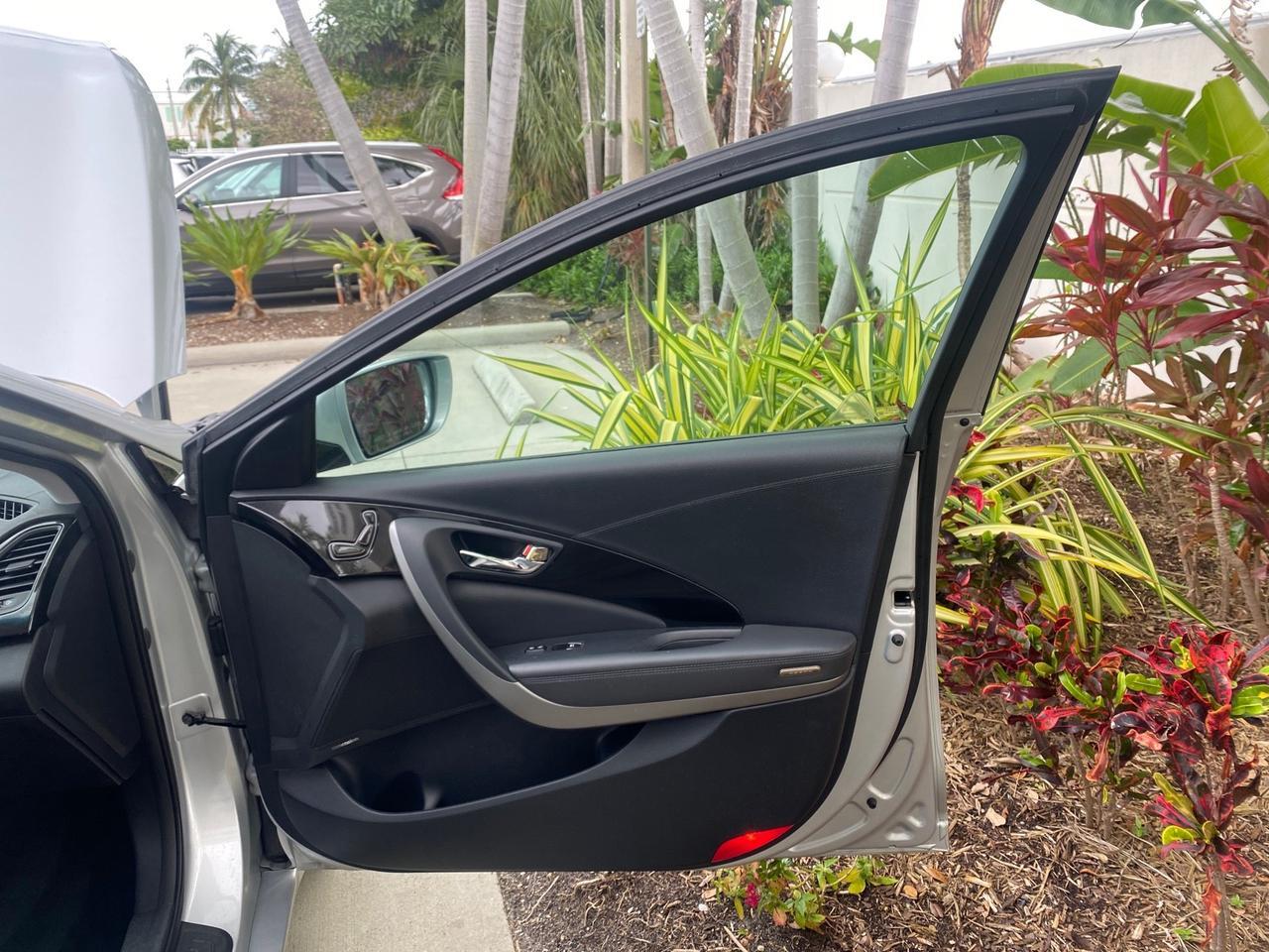 2013 Hyundai Azera LOW MILES 12,752 LEATHER LOADED Pompano Beach FL