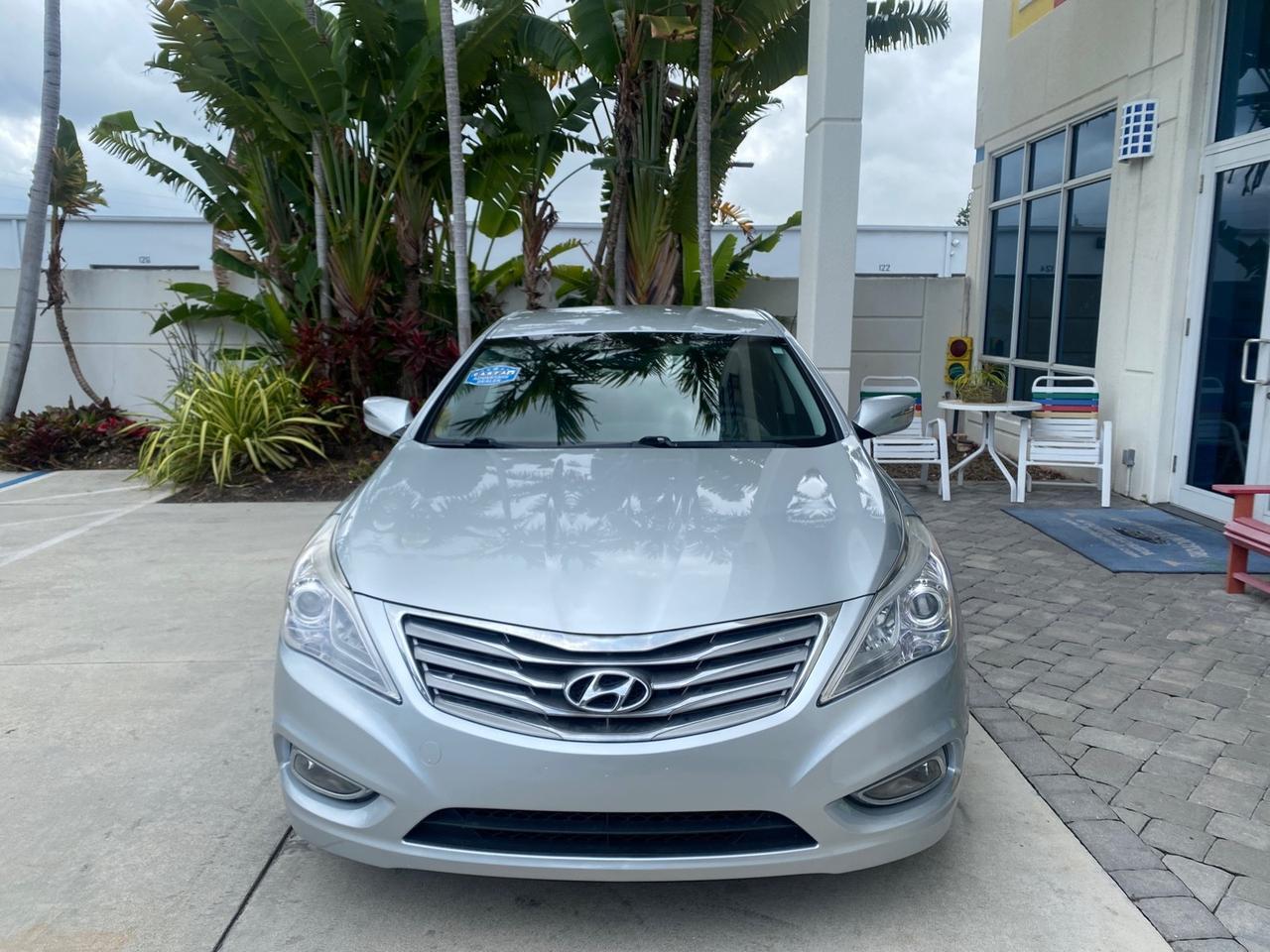 2013 Hyundai Azera LOW MILES 12,752 LEATHER LOADED