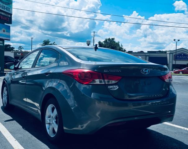 2013 Hyundai Elantra - HD GLS