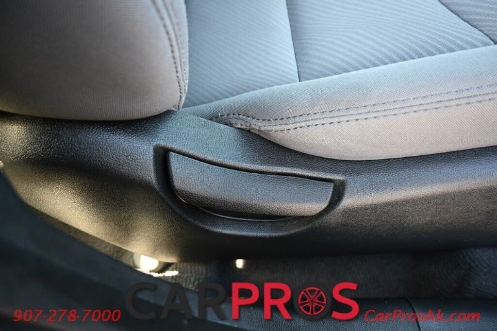 2013 Hyundai Elantra GLS - Automatic - Keyless Entry - Power Mirrors, Windows & Door Locks - Cruise Control - Air Conditioning - Alloy Wheels Anchorage AK