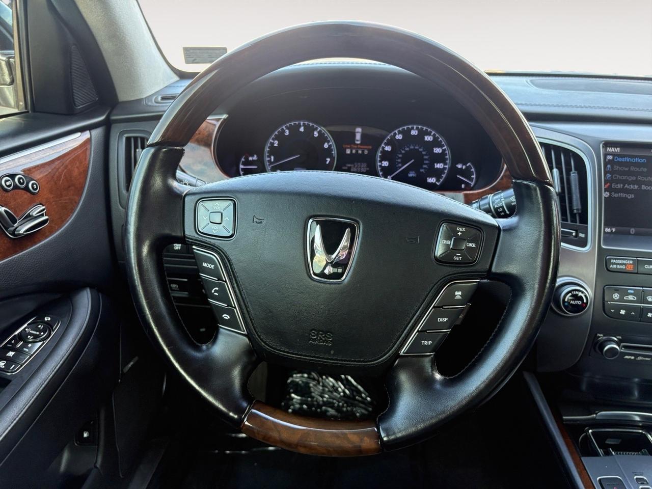 2013 Hyundai Equus Signature, NAVIGATION, BLUETOOTH, HEATED & VENTILATED SEATS, PUSH BUTTON START, HEATED REAR SEATS, TURN SIGNAL INDICATIORS, POWER SUNROOF, LOW MILEAGE, COME RIDE IN LUXURY AT CAR DIRECT! Virginia Beach VA