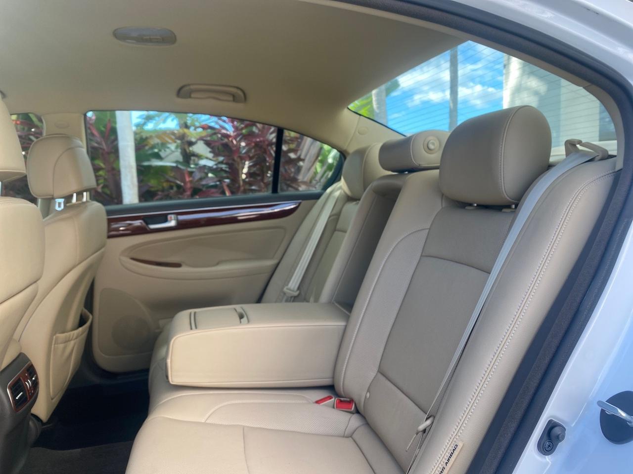 2013 Hyundai Genesis 3.8L LOW MILES 33,575 Pompano Beach FL