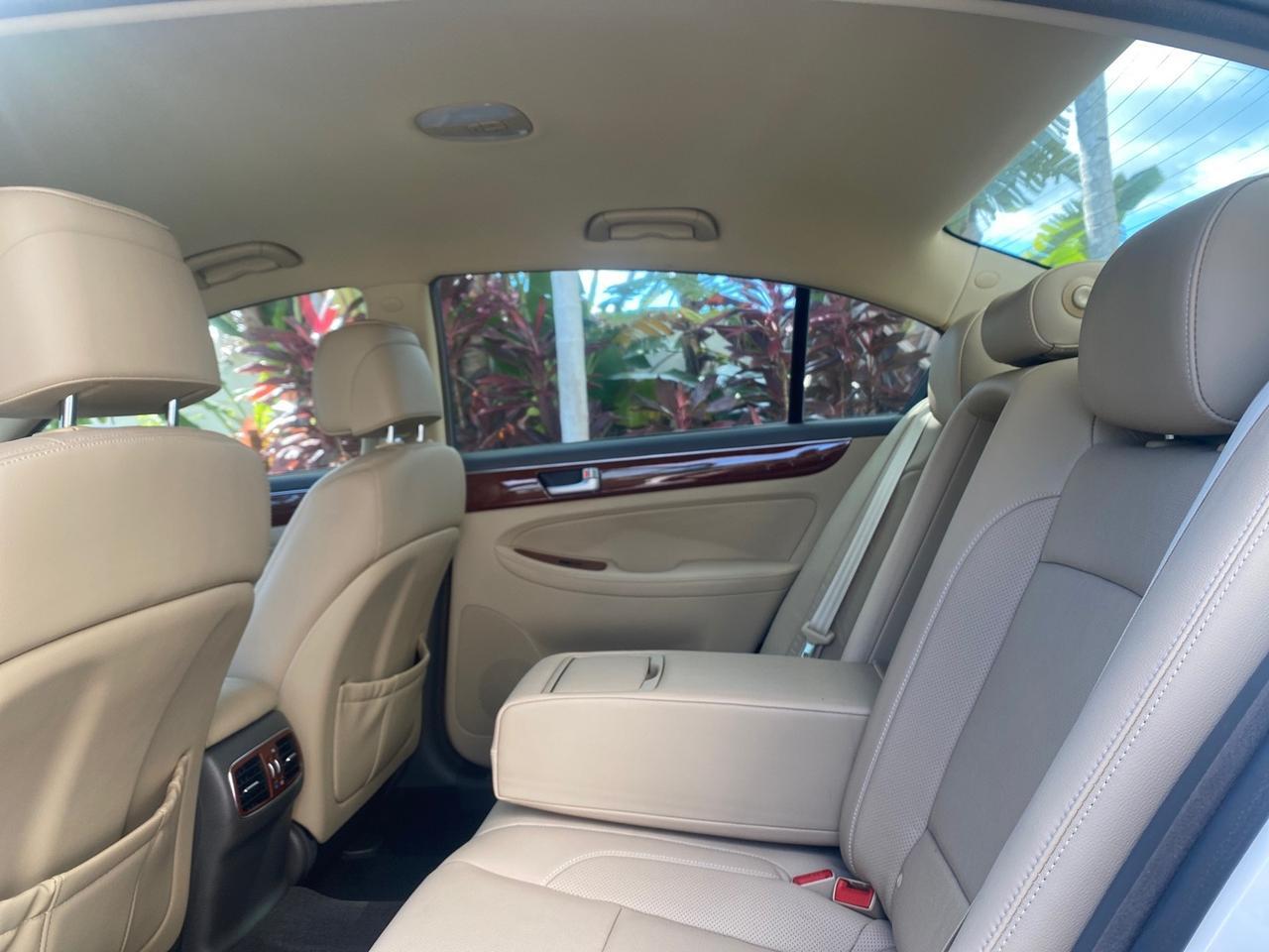 2013 Hyundai Genesis 3.8L LOW MILES 33,575 Pompano Beach FL