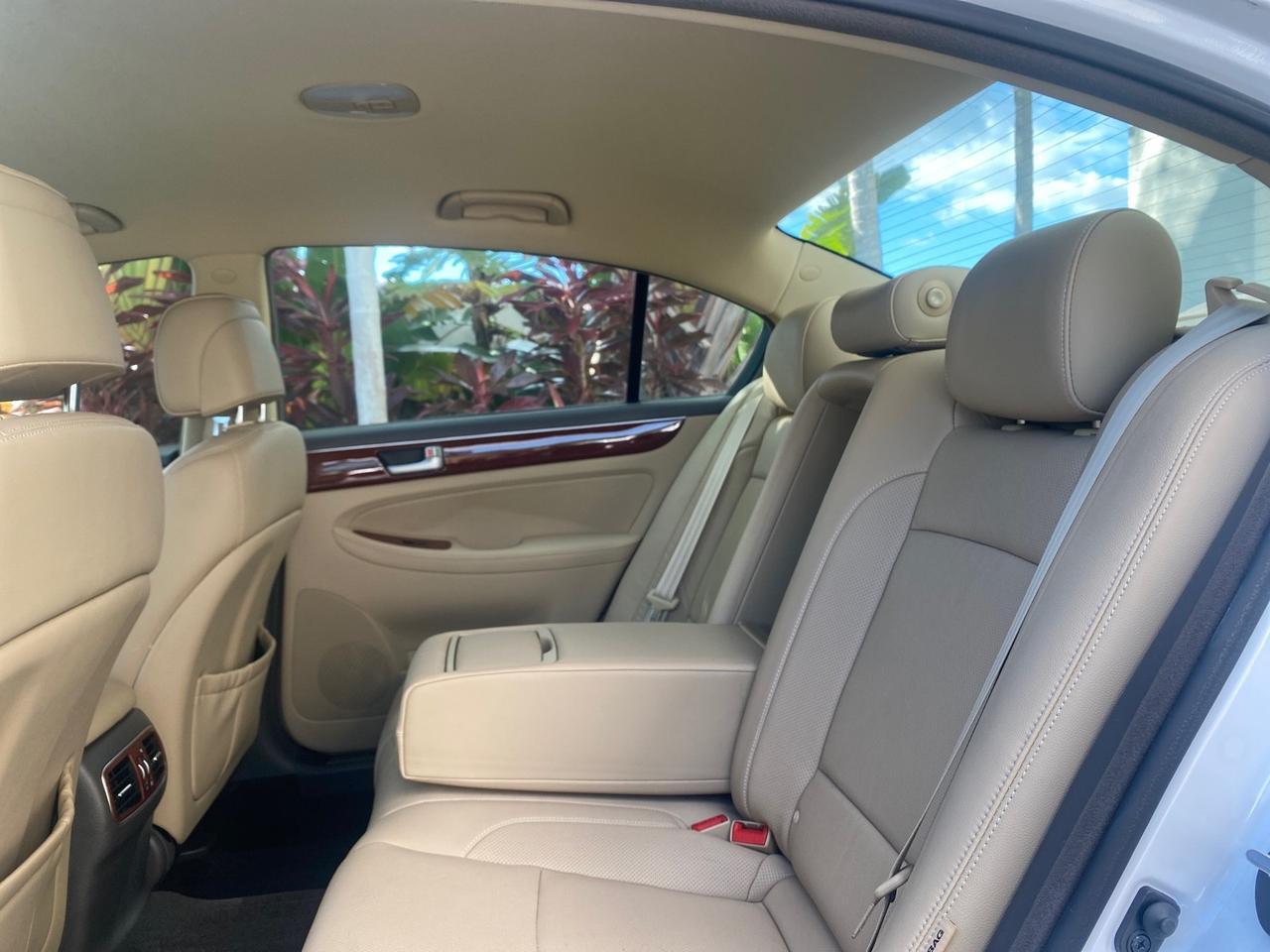 2013 Hyundai Genesis 3.8L LOW MILES 33,575 Pompano Beach FL