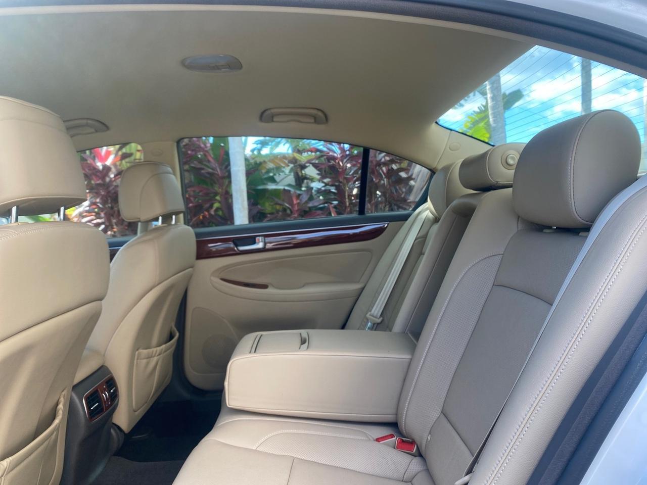 2013 Hyundai Genesis 3.8L LOW MILES 33,575 Pompano Beach FL