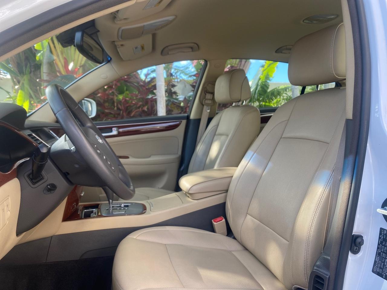 2013 Hyundai Genesis 3.8L LOW MILES 33,575 Pompano Beach FL