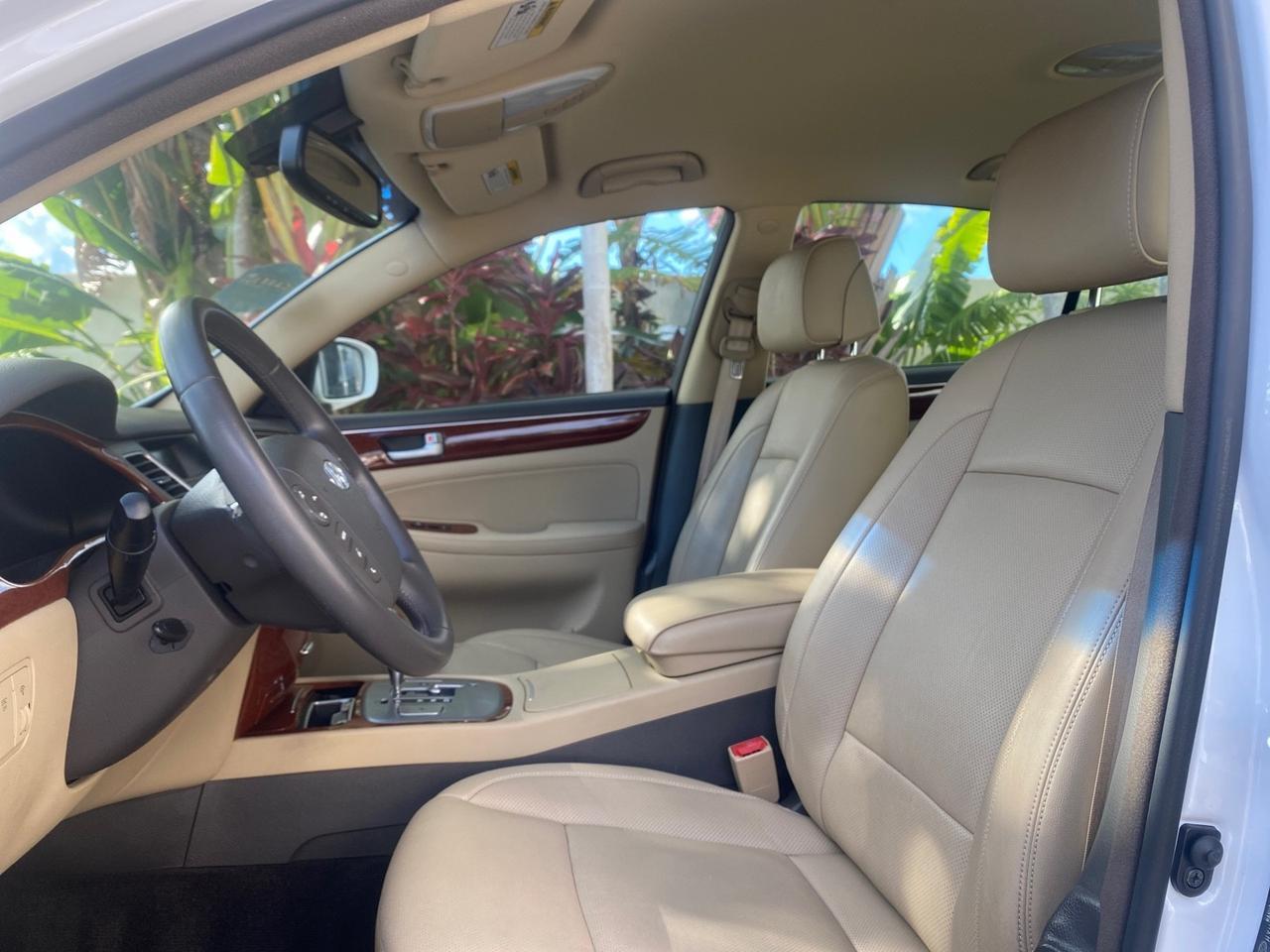 2013 Hyundai Genesis 3.8L LOW MILES 33,575 Pompano Beach FL