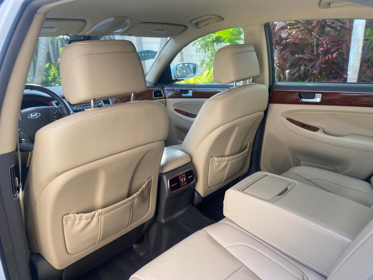 2013 Hyundai Genesis 3.8L LOW MILES 33,575 Pompano Beach FL